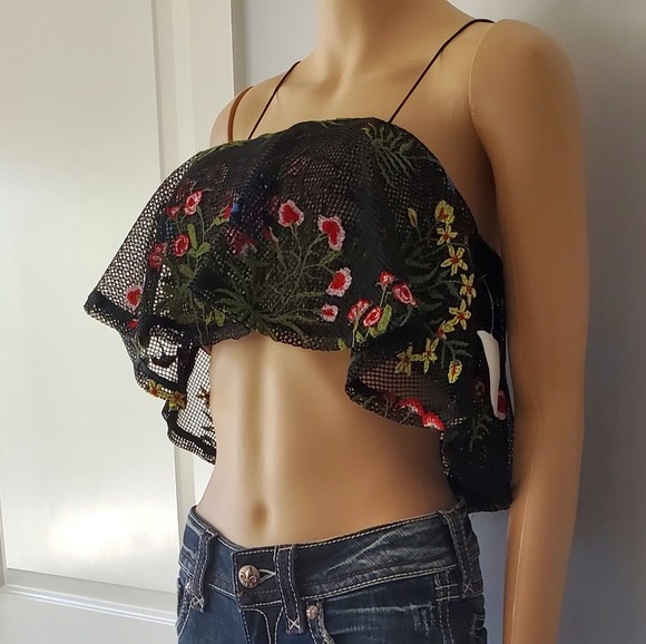 Vone Knit Embroidered Cropped Top Size Small NWT - Picture 3 of 13